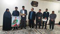 دیدار مدیرکل فرهنگی و تبلیغات بنیاد شهید با خانواده‌های شهدای اغتشاشات اخیر در خوزستان